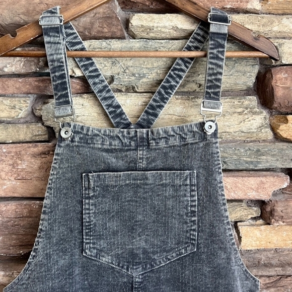 Peach Love California Gray Corduroy Overall Dress Size Small - Picture 3 of 3